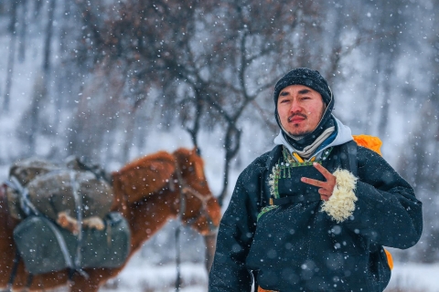 Neue kulturelle Erfahrung mit Nomadenfamilie in Semi Gobi