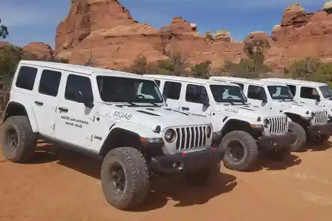 Morning Arches National Park 4x4 Tour