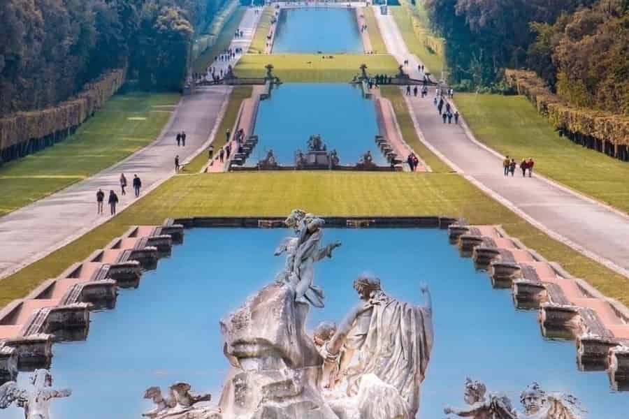 Schloss Versailles: Eintritt mit Zeitfenster + Gärten mit Audioguide. Foto: GetYourGuide Schloss Versailles: Eintritt mit Zeitfenster + Gärten mit Audioguide. Foto: GetYourGuide