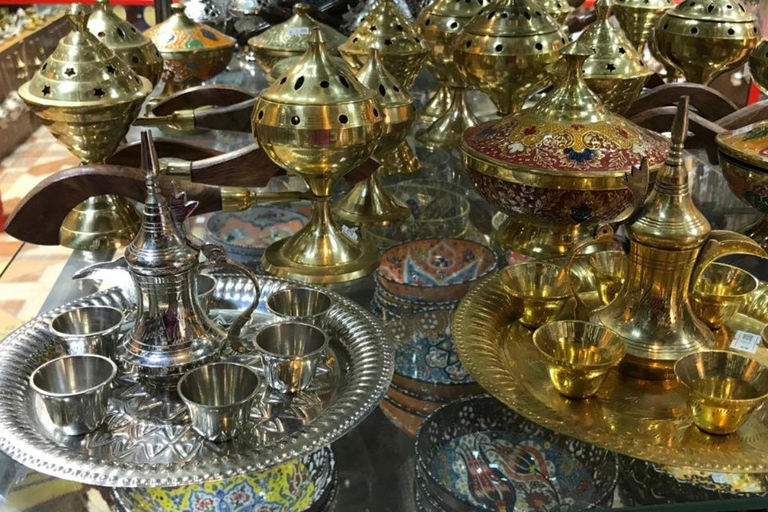 Muscat: Private Shopping Tour with Hotel Pickup