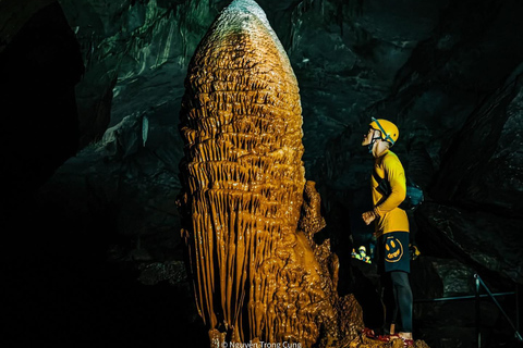 Hanoi: Ninh Binh Am Tien Cave or Trang An, Mua Cave & Hoa Lu Private Tour: Ninh Binh, Hoa Lu, Trang An, Mua Cave, Incense