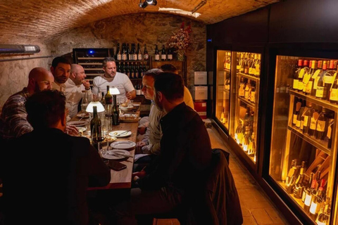 Wine, Tapas & Theatre: A Playful Wine Tasting in Barcelona