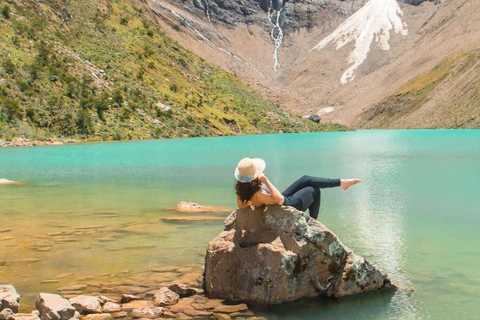 Cuzco: Escursione alla Laguna di Humantay con colazione e pranzoEscursione alla Laguna di Humantay con prima colazione e pranzo