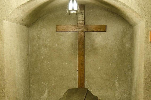 Rome: Explore Capuchin Museum & Crypt with Audio guide