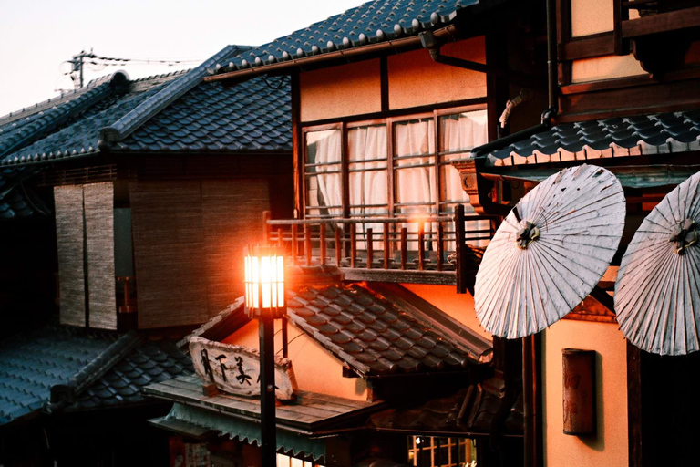 Kyoto: Kimono Rental with Hairstyling and Makeup