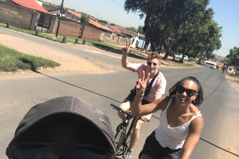 Soweto: Escursione in bicicletta con pranzo