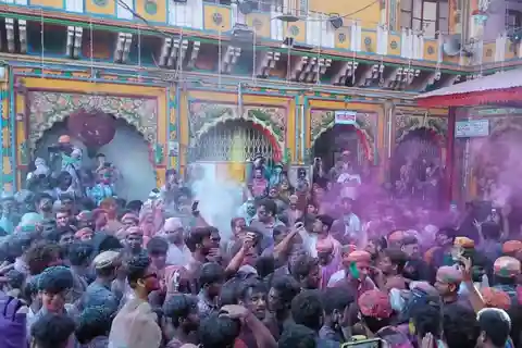 Holi Festival in Mathura & Agra Highlights: A 2-Day Journey
