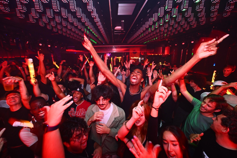 Osaka Dotonbori:GIRAFFE Nightclub Ticket with Drink/VIP Plan 【11:00 PMーClose】Admission Ticket + 2 Drinks