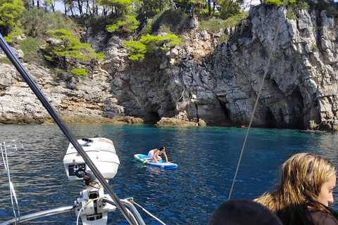 دوبروفنيك - جولة خاصة لمدة نصف يوم بالقارب الشراعي إلى جزر إلافيتي