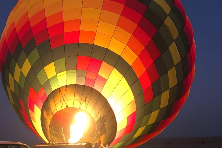 Dubaj: Wycieczka balonem na gorące powietrze z przejażdżką na wielbłądzie i śniadaniem