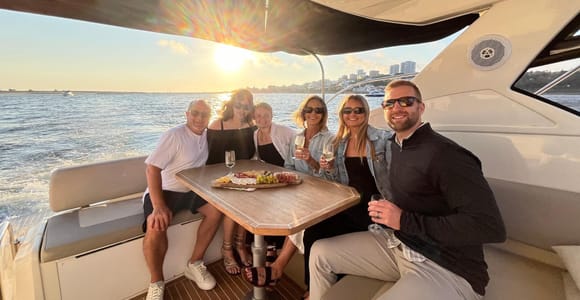 Porto: Private Yachttour mit lokalen Weinen und Snacks