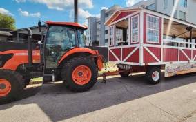 Nashville: Guided Hayride Tractor Ride and Sightseeing Tour