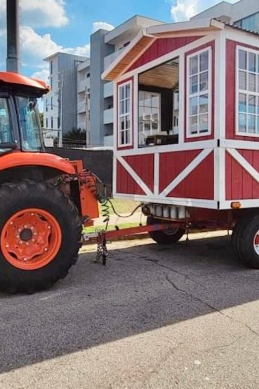 Nashville: Guided Hayride Tractor Ride and Sightseeing Tour