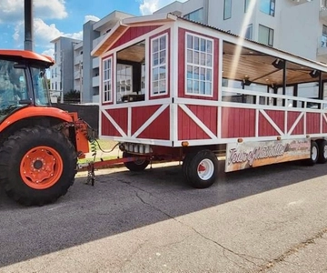 Nashville: Guided Hayride Tractor Ride and Sightseeing Tour