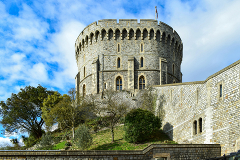 Londres : visite d&#039;une journée à Windsor, Stonehenge et OxfordVisite en anglais avec entrée à Stonehenge et au château de Windsor