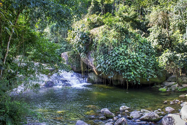 Aventure en Jeep à Paraty : sentier écologique, distillerie et baignade dans la rivièreAventure en Jeep à Paraty : parcours écologique, distillerie et baignade dans la rivièr