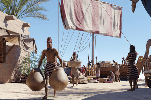 Malaga: Alcazaba, Picasso e molto altro. 5 esperienze VR a piedi!Tour a Malaga: viaggio nel tempo con la realtà virtuale