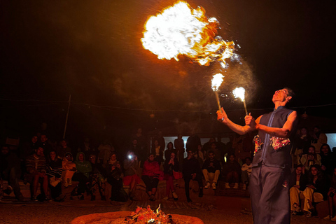 مراكش: عشاء غروب الشمس في أغافاي مع عرض الموسيقى والنار