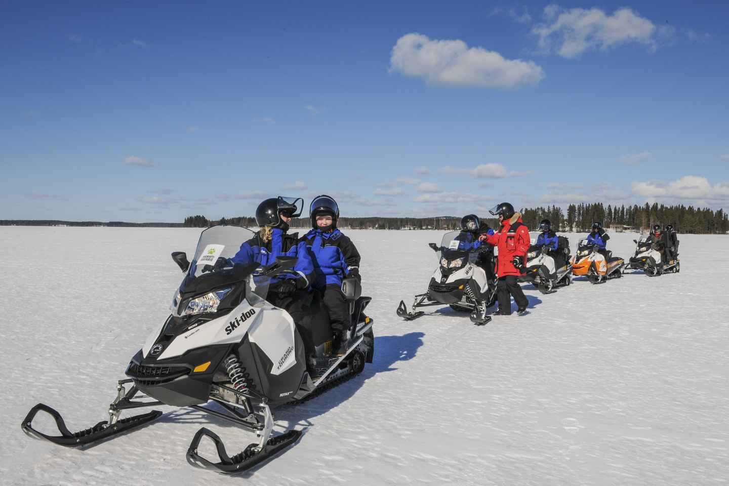 Vuokatti: Snowmobile Safari with Snacks and Hot Drinks