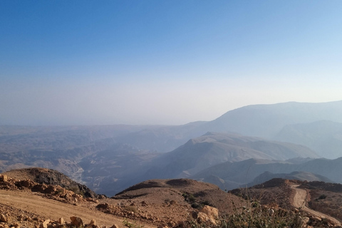 Från Muscat: Episk 2-dagars UTV-overlanding i Jabal Abyad