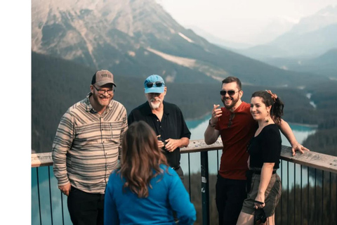 From Calgary: Columbia Icefield Day Trip with Skywalk