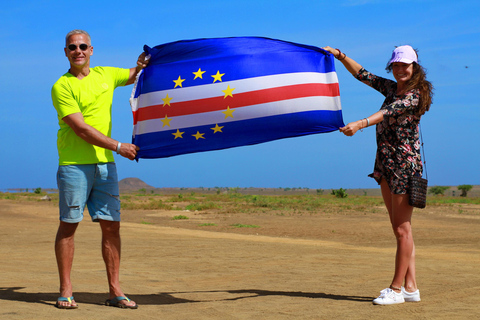 Passeio pela ilha em 4 * 4 ou mini-autocarros.