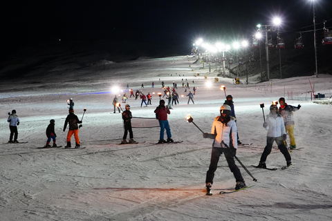 Kappadokien: Berg Erciyes Skifahren und Snowboarden TourTransfer, Mittagessen, gesamte Ausrüstung und 1-stündige Skistunde