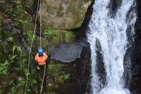 DESCOBERTA DO CANYONING