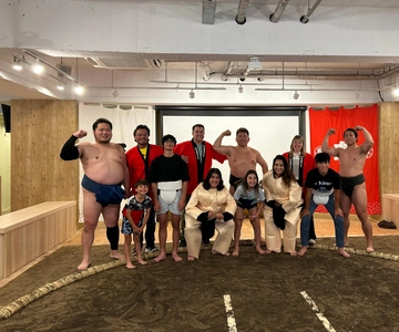 Tokijský zážitek sumo: Chanko Nabe & Mochi Making od června