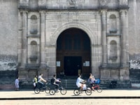 Mexico City, Coyoacan Biking Tour with Frida Kahlo Museum - Housity