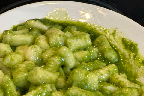 Genoa: Cooking Class Pesto, Gnocchi and Tiramisu with Tiziana