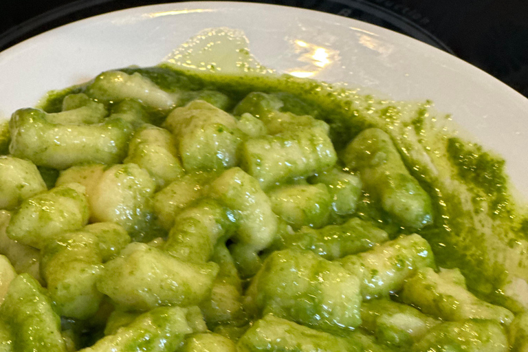 Genoa: Cooking Class Pesto, Gnocchi and Tiramisu with Tiziana