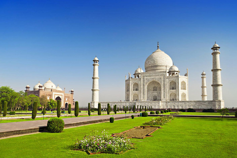 From Mathura: Taj Mahal and Agra Fort Private Day Trip