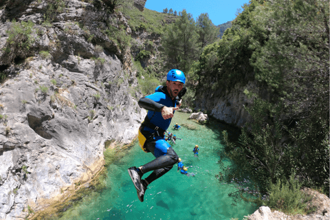 Nerja: Rio Verde Canyoning Experience with Snacks