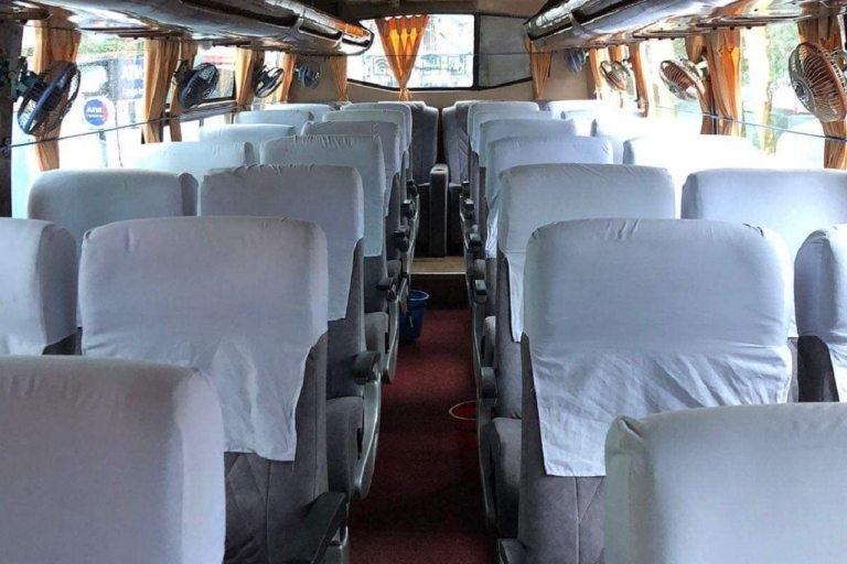 Bilet na autobus turystyczny z Chitwan do Katmandu