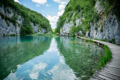 Zagreb to Rovinj: Private Transfer with Plitvice Lakes Visit