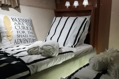 Porto: Luxury Yacht Tour of the 6 Bridges and Douro Estuary Sunset Tour