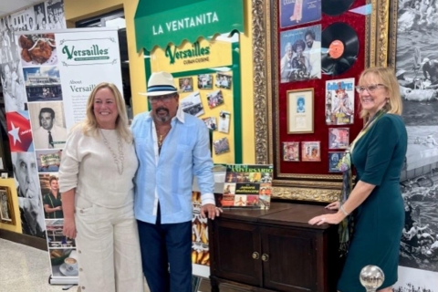 La Pequeña Habana: Recorrido por dos tiendas familiares con ron, café y repostería