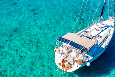 Chania: Segeltörn mit Schnorcheln und EssenVom Hafen Kolimvari: Segeltörn