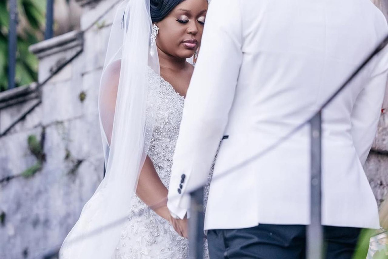 Cattura il matrimonio dei tuoi sogni con il fotografo di punta Vaughn.Cattura il tuo matrimonio da sogno con il fotografo top Vaughn