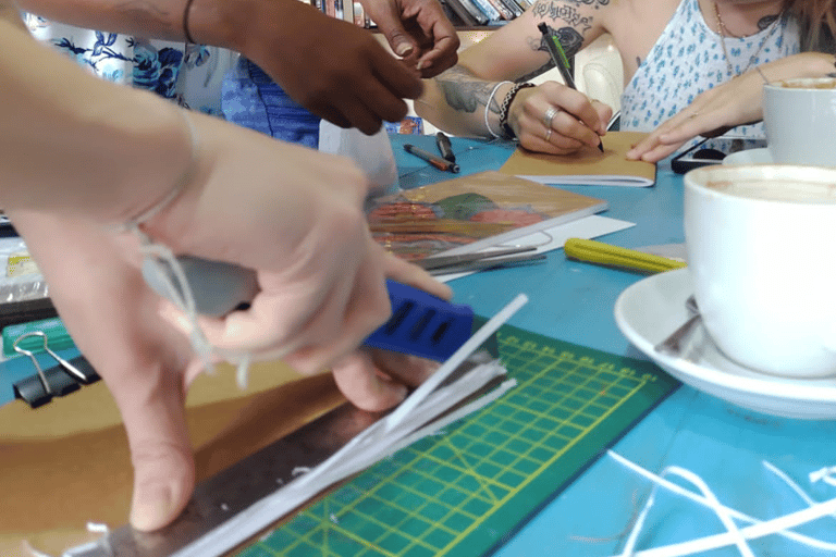 Cali: Taller de Encuadernación ArtesanalTaller de Encuadernación Libreta Viajera - Puntada Larga