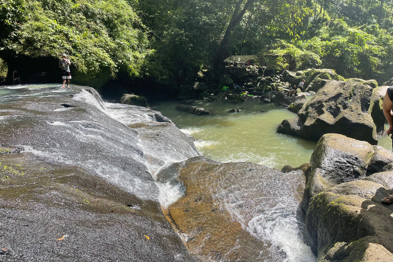 Manila: Private geführte Wanderung zu den Hulugan-Wasserfällen mit Abholung vom Hotel