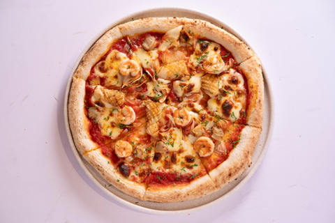 Discover a pizza experience with a flavorful Asian twist