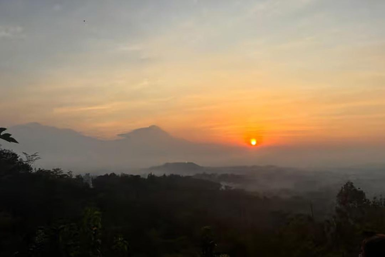 Yogyakarta: 4-Day Guided Tour with Meals and Transfers