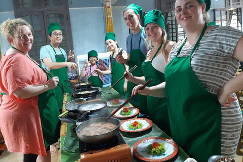 Hoi An: Corso di cucina tradizionale e pasto con la famiglia Cam Thanh