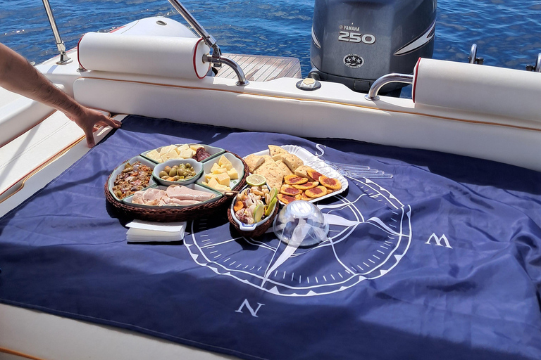 Fontane Bianche – Ognina: Exclusive RIB-Boat Tour Fontane Bianche - Ognina: Exclusive tour by rubber dinghy