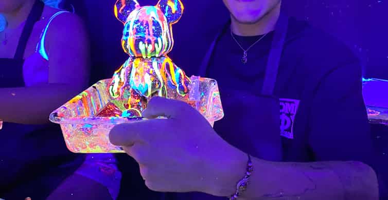 Barcelona: Bear-brick Fluorescent Painting | Wine and Art photo 12