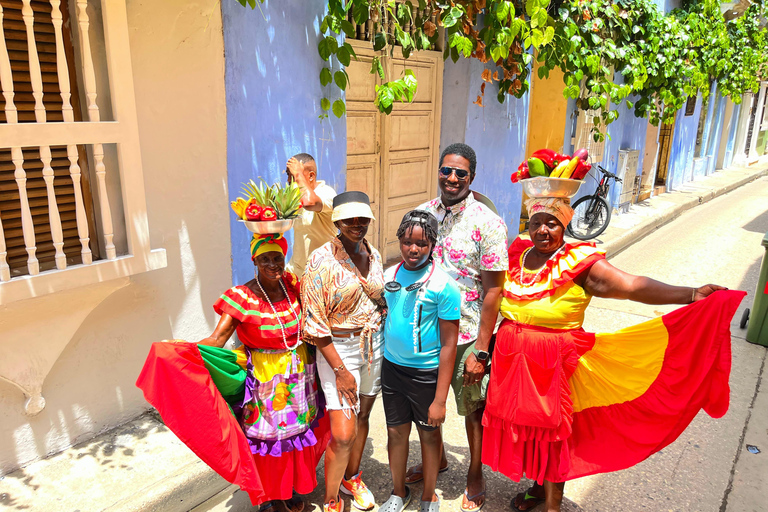 Tour a piedi al tramonto di Cartagena: Storia, mura e Getsemaní