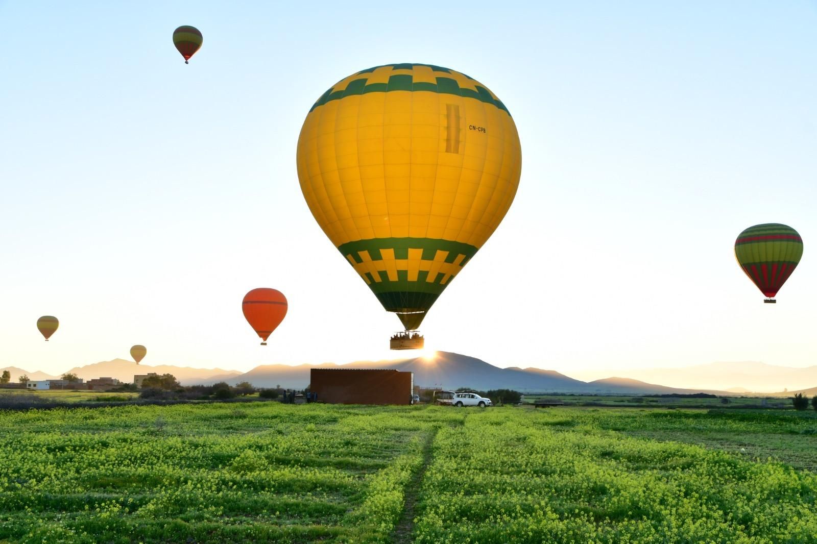 Marrakesch: Heißluftballon-Flug und Kamelreiten in Palmeraie
