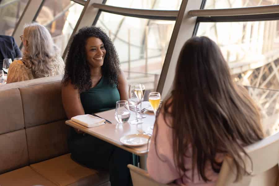 Paris: 3-Gänge-Mittagessen in der Madame Brasserie am Eiffelturm. Foto: GetYourGuide